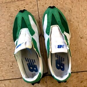 New Balance 327 green